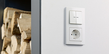JUNG KNX Taster F 10 bei EMS Elektro & Klimatechnik GmbH in Wurzen
